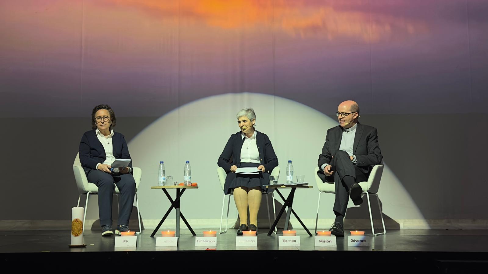 María del Carmen Gómez y Gonzalo Fernández en la Semana Nacional de Vida Consagrada.