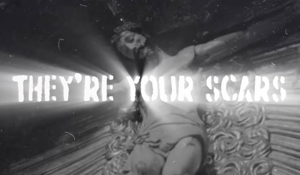 Imagen del vídeo de Scars.