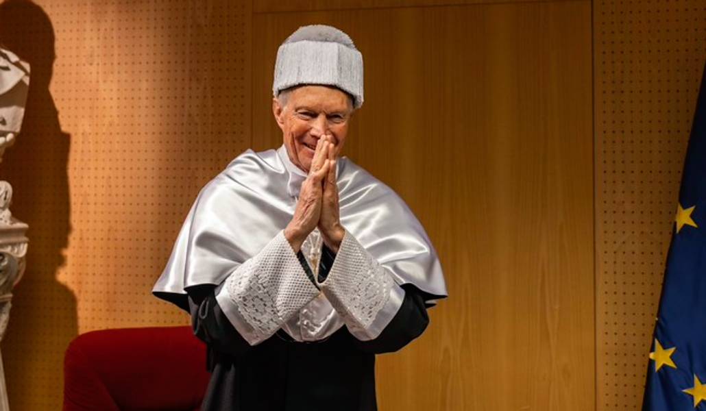 Ska, tras ser investido doctor 'honoris causa'. Foto: Comillas.
