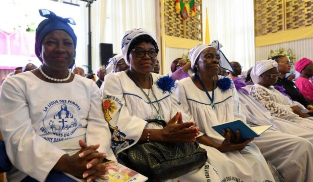El Papa ha elogiado a las mujeres como «constructoras de paz».