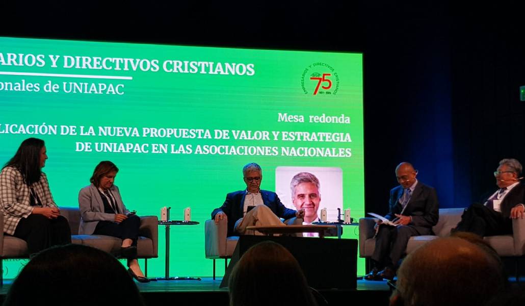 Una mesa redonda durante el encuentro.