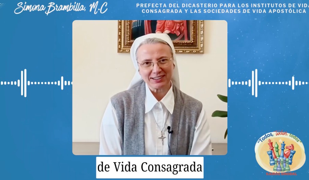 Simona Brambilla durante su mensaje a los religiosos.