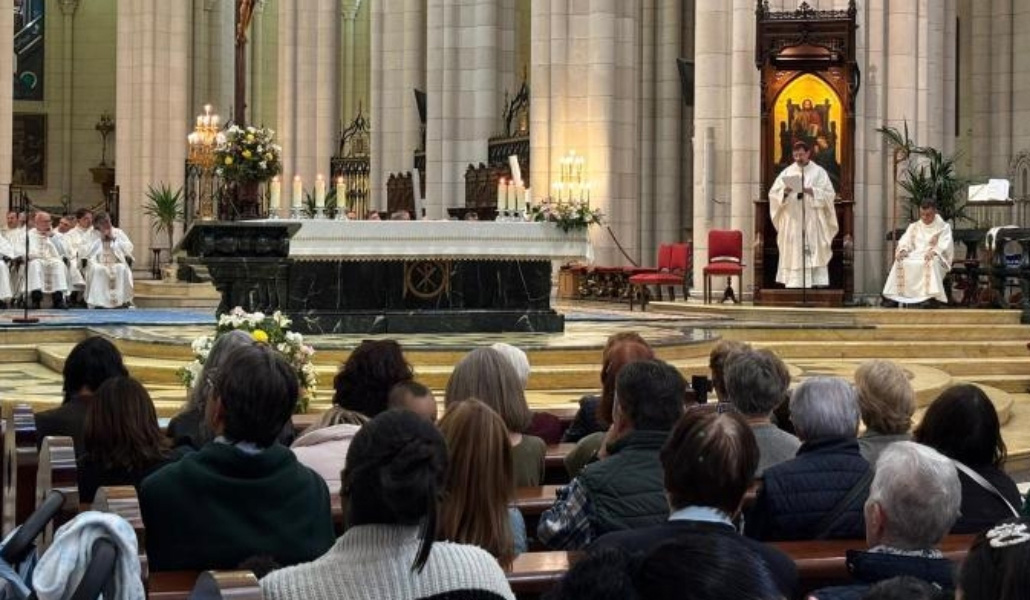 El arzobispo durante la celebración.