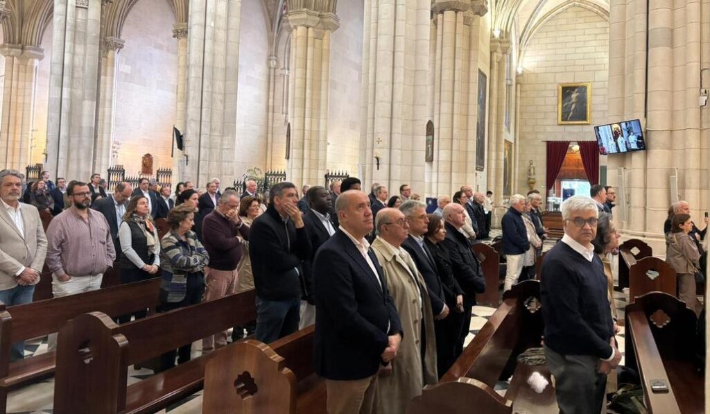 Miembros de ASE durante la Eucaristía.