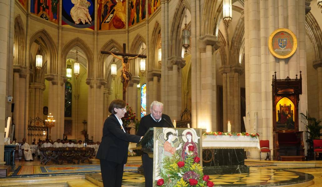 Kiko Argüello ha leído la monición antes del inicio de la Eucaristía.