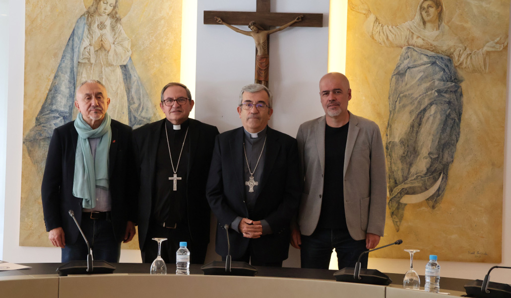 Unai Sordo y Pepe Álvarez con los representantes de la CEE.