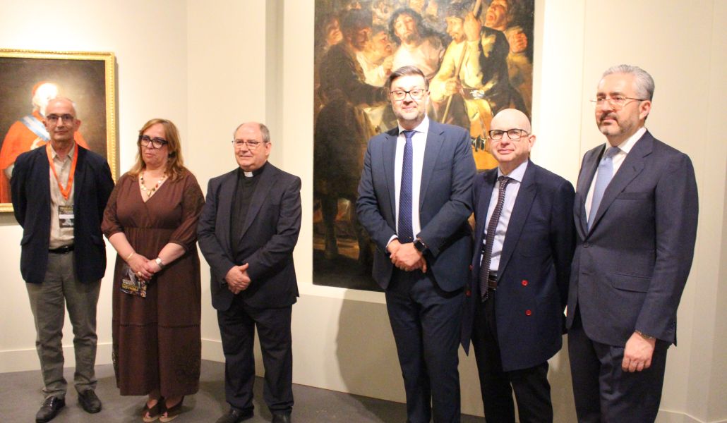 Autoridades frente a 'El Prendimiento de Cristo' con el que concluye la exposición.