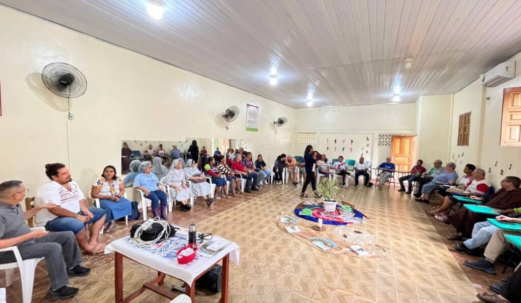 Religiosos de Brasil, Perú y Colombia en el encuentro misionero de la Triple Frontera.