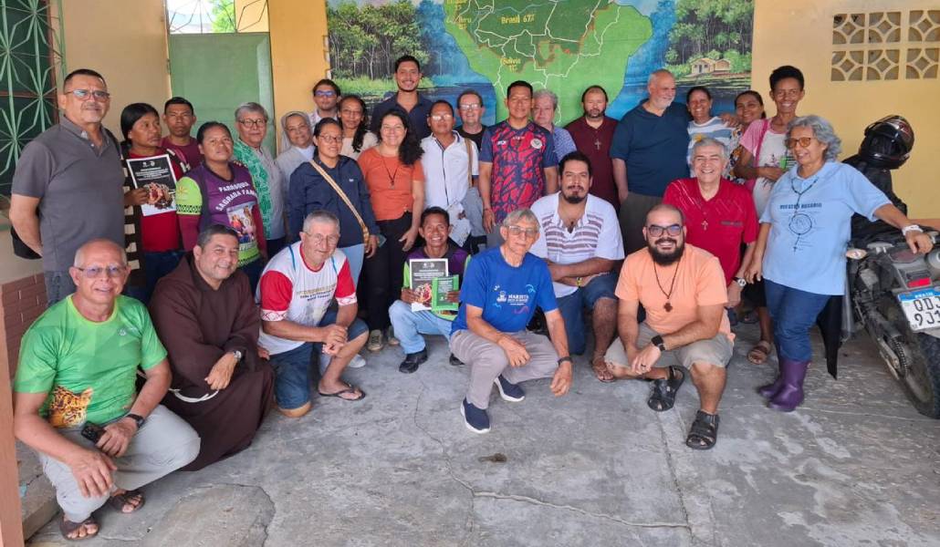 Religiosos de Brasil, Perú y Colombia en el encuentro misionero de la Triple Frontera.