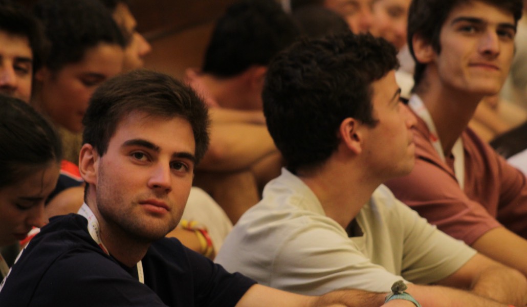 Un momento de oración durante la peregrinación de jóvenes madrileños al Jubileo el verano pasado. Foto: Jóvenes Madrid.