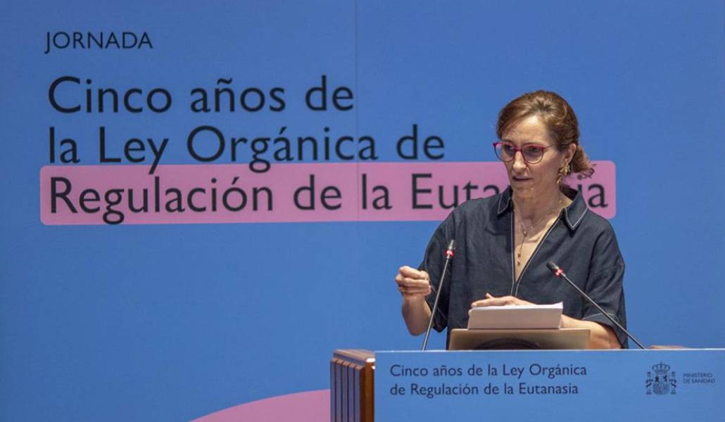 Mónica García durante la presentación de los datos.