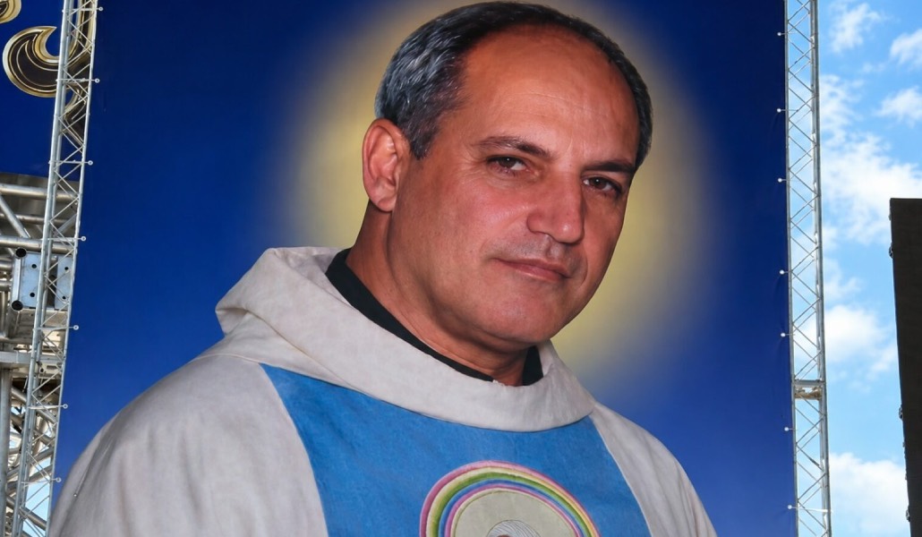 Tapiz levantado para la beatificación de Nazareno Lanciotti.