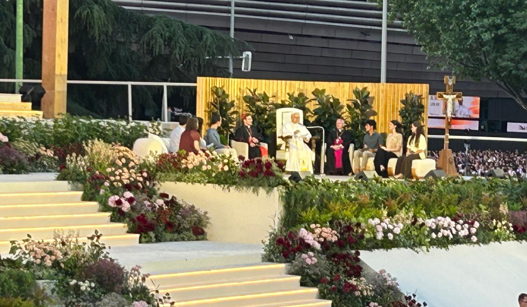 El Papa en la vigilia.