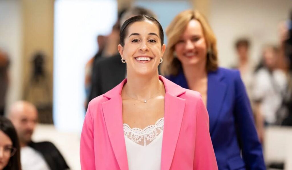 La oro olímpica y tricampeona mundial Carolina Marín tras ser galardonada con el Premio Princesa de Asturias de los Deportes 2024.