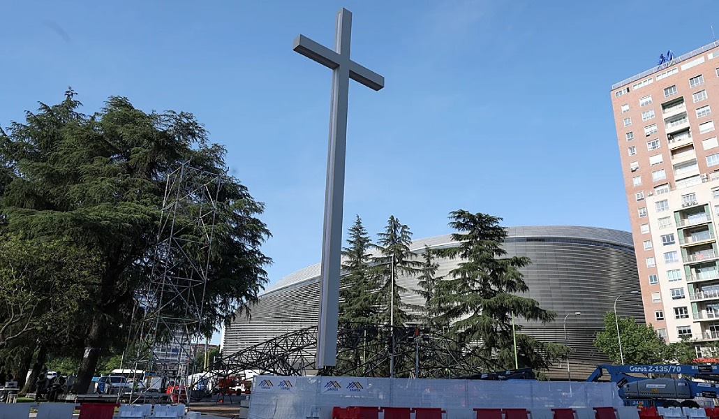 La cruz en plaza de Lima.