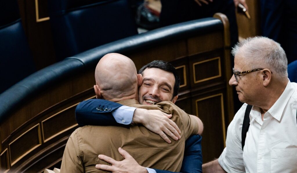 El ministro de Derechos Sociales, Consumo y Agenda 2030, Pablo Bustinduy, durante el pleno.