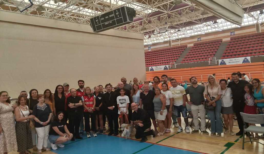 Un momento de la visita de Cobo al polideportivo de Alcobendas.