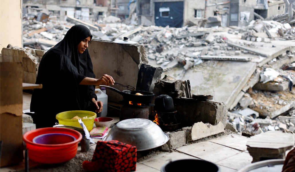 Una mujer palestina en Jabalia, al norte de Gaza.
