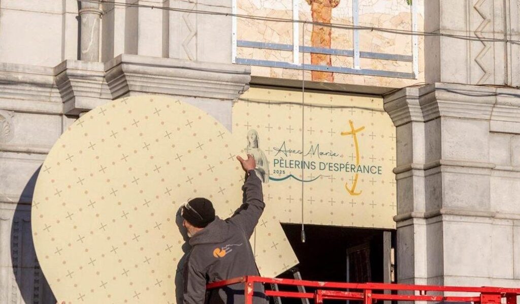 En 2025 se cubrieron una parte de los mosaicos.