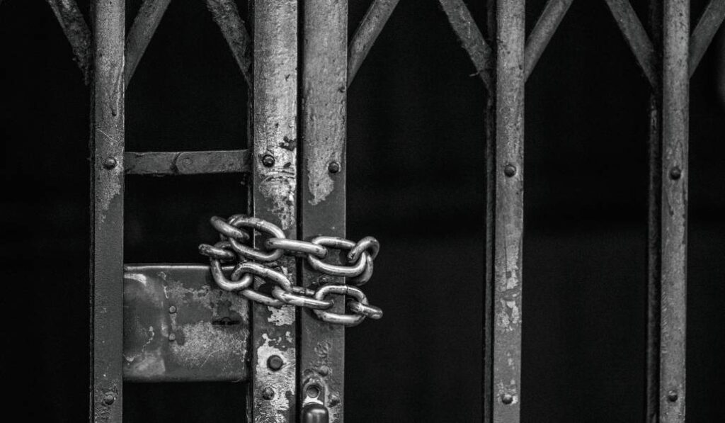 «Queremos mostrar que otra cárcel es posible desde la escucha, el acercamiento, la humanidad, la comprensión, la oportunidad y perdón», ha afirmado José María Carod. Foto: Rawpixel / Magnific.