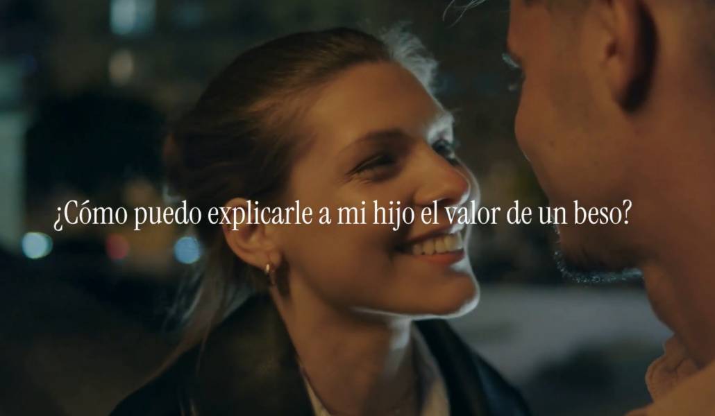 La iniciativa da respuesta a 200 inquietudes de padres y madres. Foto: YouTube TheFunSex.