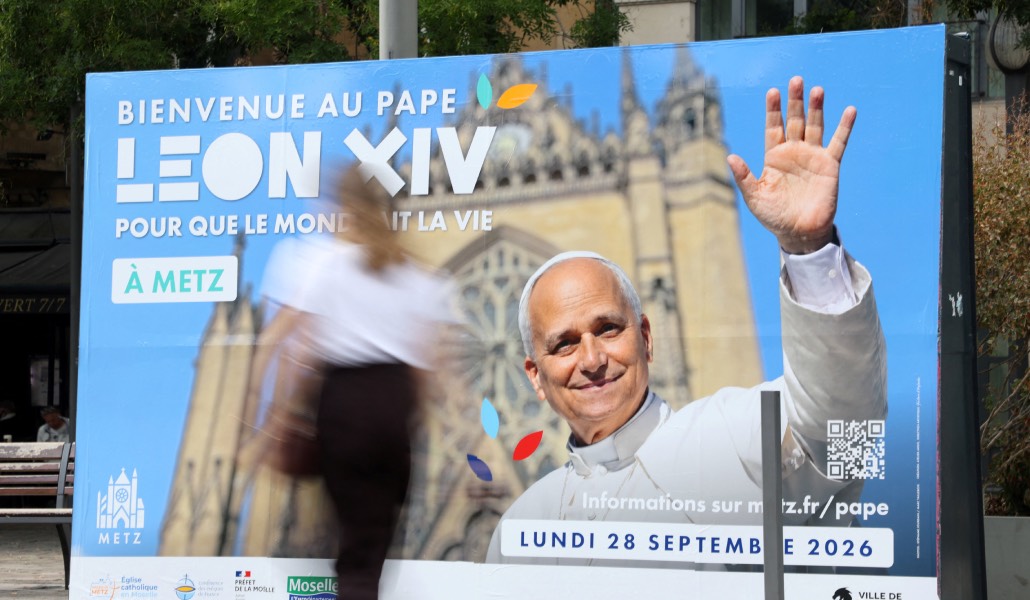 Cartel de bienvenida al Santo Padre en Metz.