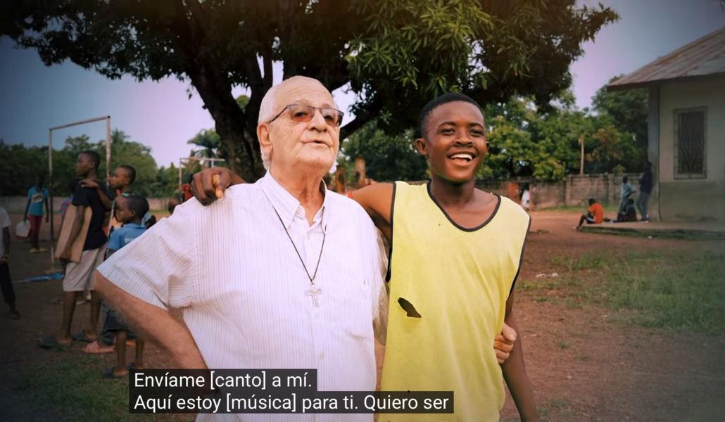 Fotograma del vídeoclip.