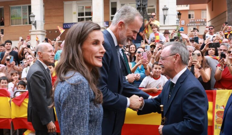 Los Reyes con Juan Jesús Vivas en las calles de Ceuta.