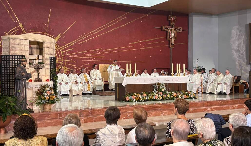 El cardenal ha presidido la Eucaristía por los 800 años de la muerte de san Francisco.