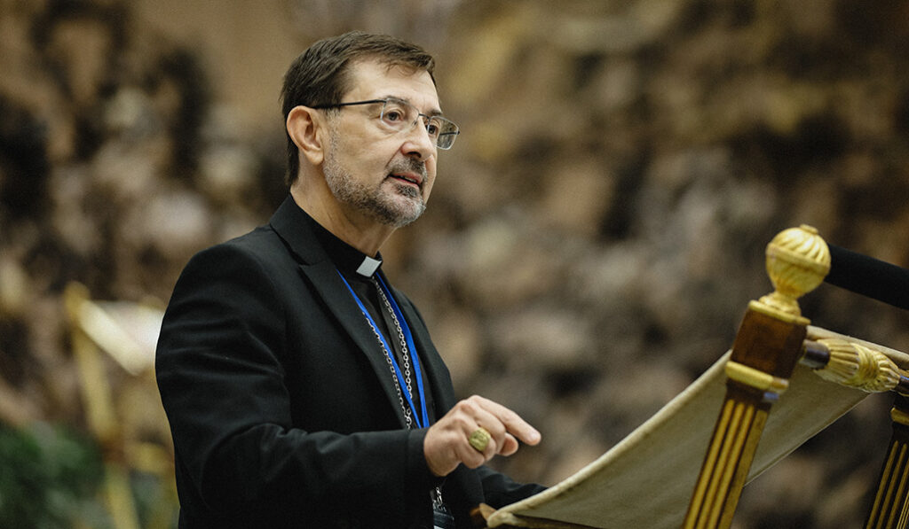 El cardenal Cobo durante su participación.