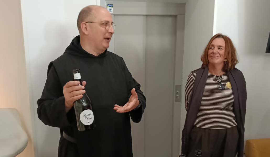 El padre Charbel Pazat de Lys y Elena Añover.
