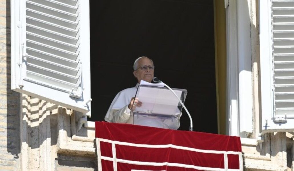 El Papa anuncia que se someterá a cirugía por un nódulo en el pulmón.