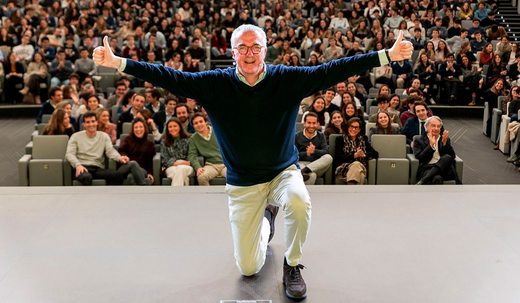 Borrell en una de sus charlas.
