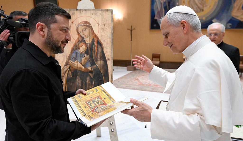 Algunas casas de apuestas consideraban al Papa León XIV como posible nominado. Foto: @Zelenskyyua.