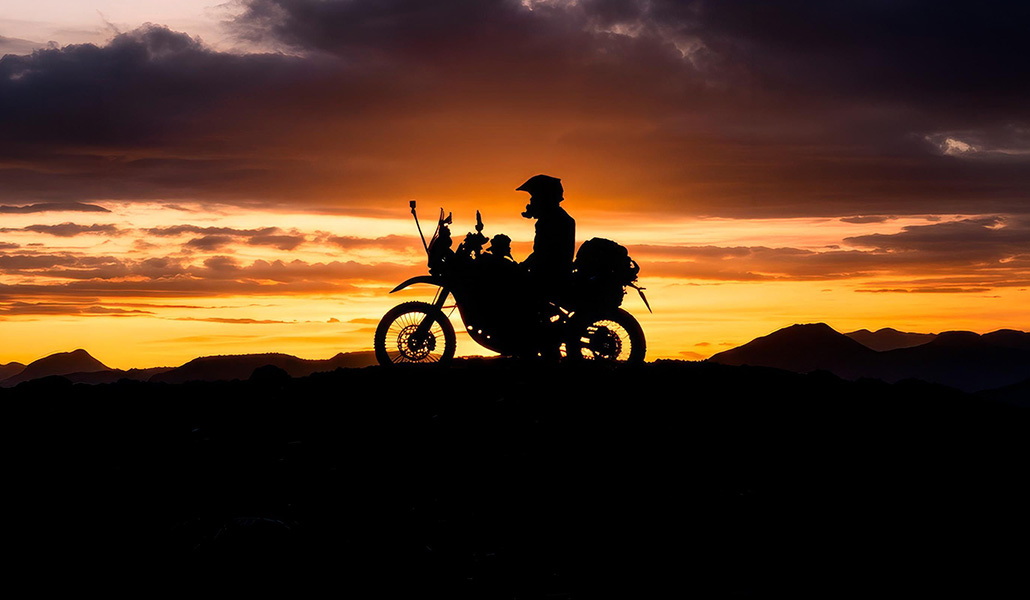 Sinewan recorre desde Melilla a Senegal en su moto.